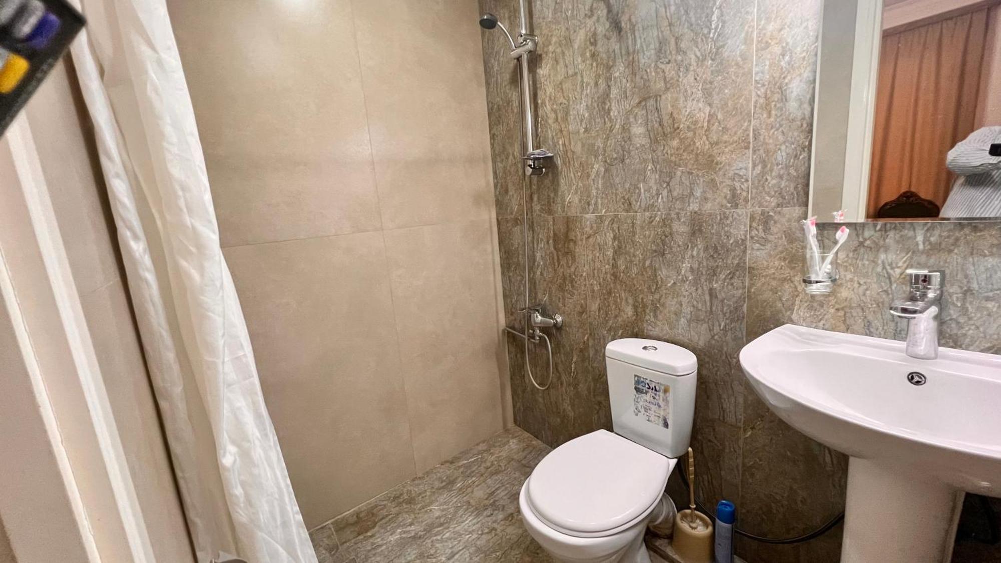 Elross Hotel Yerevan Ngoại thất bức ảnh