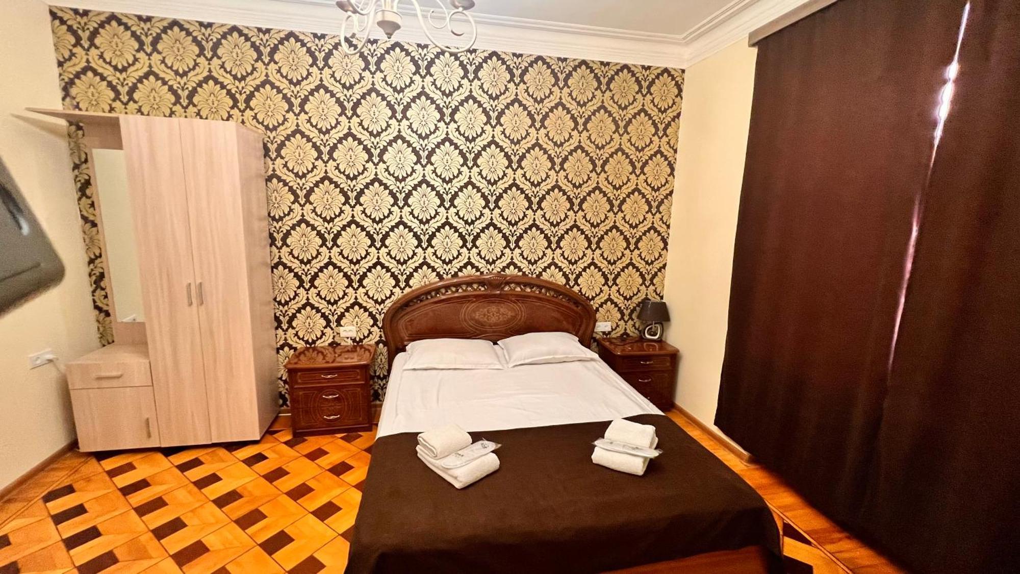 Elross Hotel Yerevan Ngoại thất bức ảnh